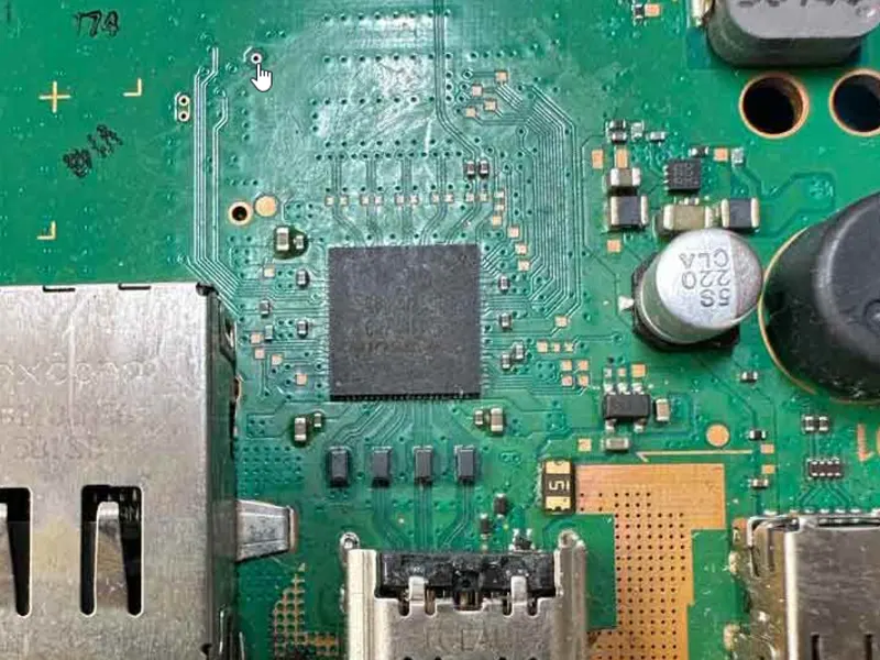 Матична плоча со HDMI и USB конектори