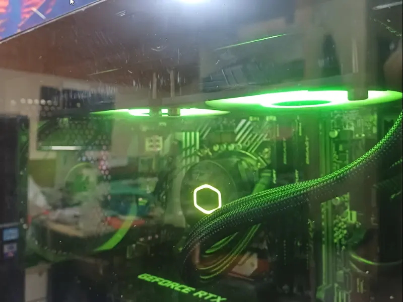 Gaming PC with liquid cooling